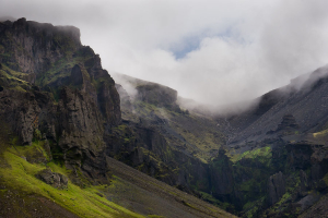 Paysage de montagnes, non loin du parc de Skaftafell, Islande