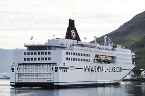 Le Norrona arrive à Seydisfjordur, Islande