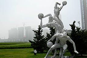 Sculptures à Dalian un an avant les jeux olympiques de Pékin