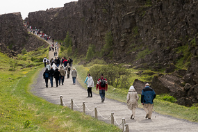 Cohortes de touriste à Thingvellir, Cercle d'or, Islande