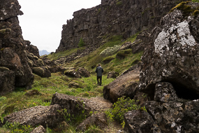 Chemin moins fréquenté dans la faille à Thingvellir, Cercle d'or, Islande