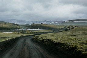 La piste F225 est étroite et sablonneuse, Islande