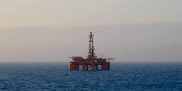 Plateforme de forage de puits de pétrole en mer, Mer du Nord.