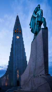 L'église luthérienne de Reykjavik et statue de Leifur Eiríksson