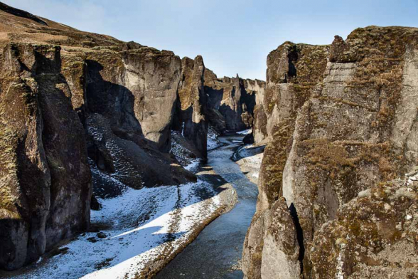 Le canyon de Fjadragljufur, 100m de pronfondeur, 2kms de long est principalement formé de palagonite, roche volcanique datant de la période glaciaire, sud de l'islande