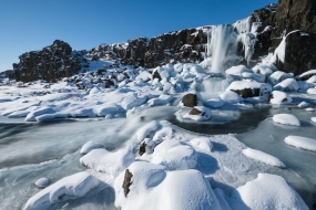 La cascade d'Oxararfoss en hiver, dans le cercle d'Or