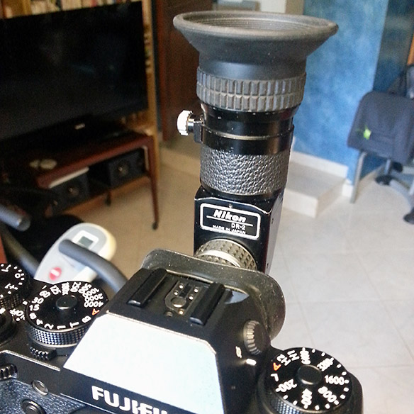 Montage d'un viseur d'angle Nikon DR-2 sur boîtier Fujifilm X-T1