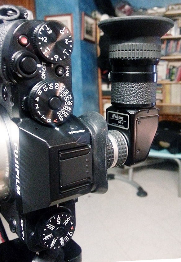 Viseur d'angle : adaptation d'une bague Nikon DK-22 dans l'oeilleton large pour Fuji X-T1, pour le montage d'un viseur d'angle Nikon.