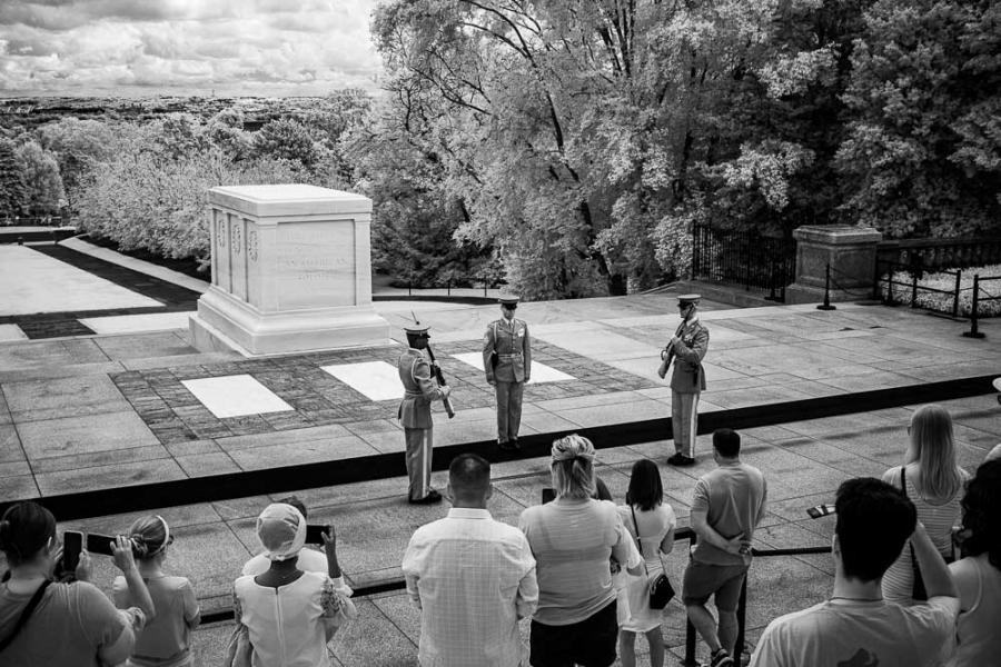 Relève de la garde devant le Monument du soldat inconnuCimetière d'Arlington